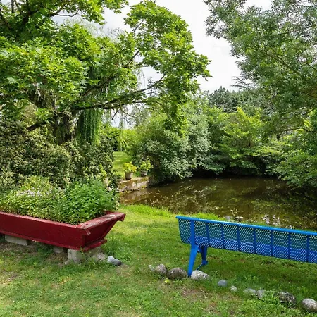 Semesterbostad Perets Petit *