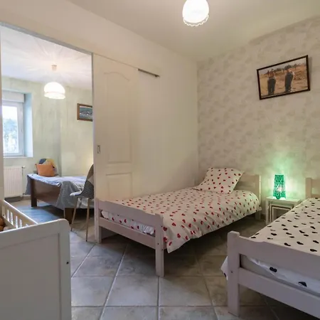 Semesterbostad Perets Petit *