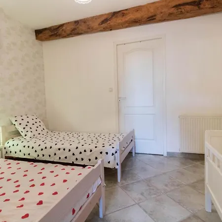 Semesterbostad Perets Petit