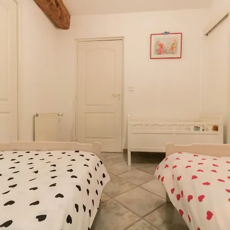 Semesterbostad Perets Petit